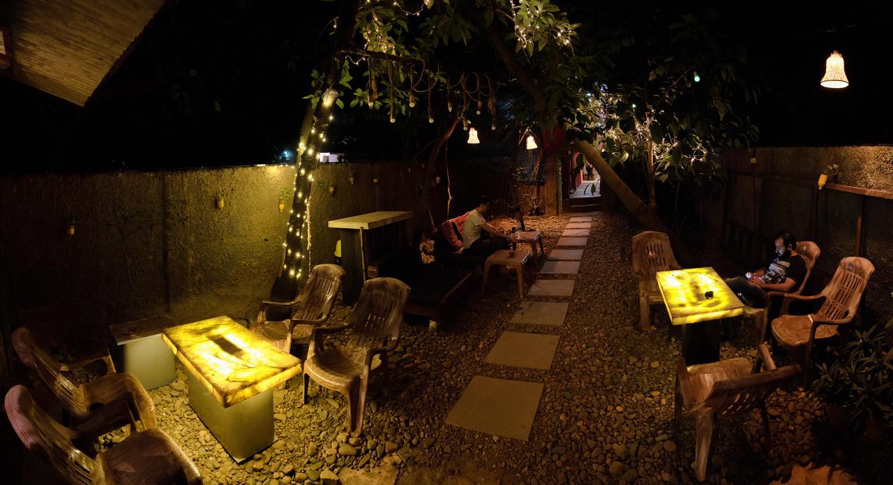 Bricks And Bamboo Hostel Anjuna Exterior foto