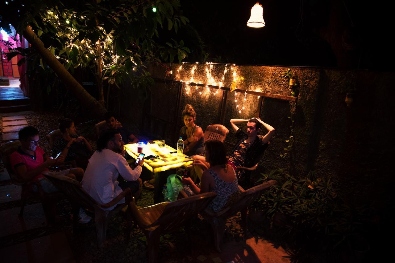 Bricks And Bamboo Hostel Anjuna Exterior foto